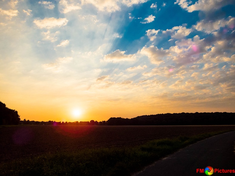Sonnenuntergang-Feldstra003.jpg